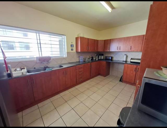 3 BEDROOM PROPERTY TO RENT IN STRAND NORTH